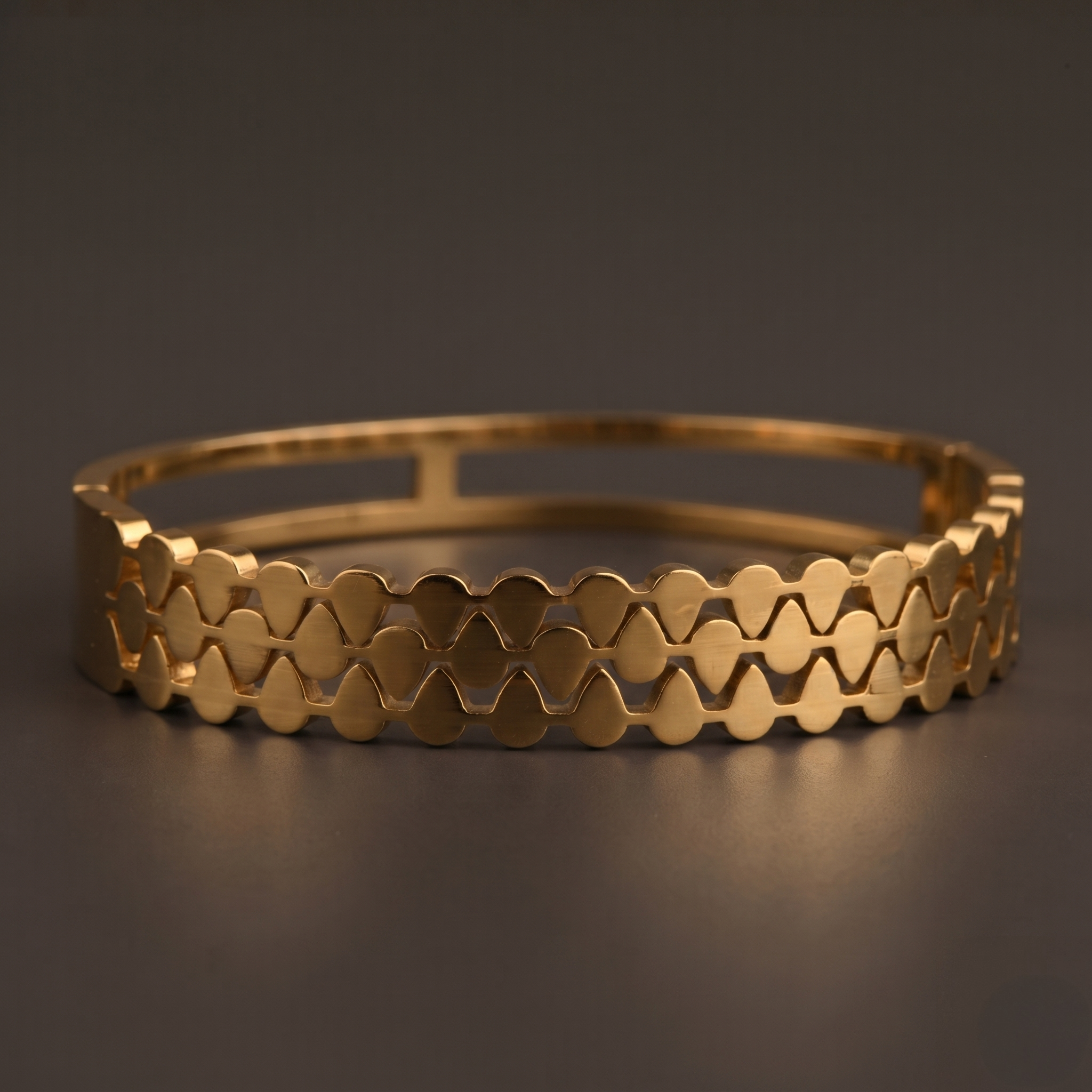 Pear Shape Patterned Bracelet alternate angle - Avalna